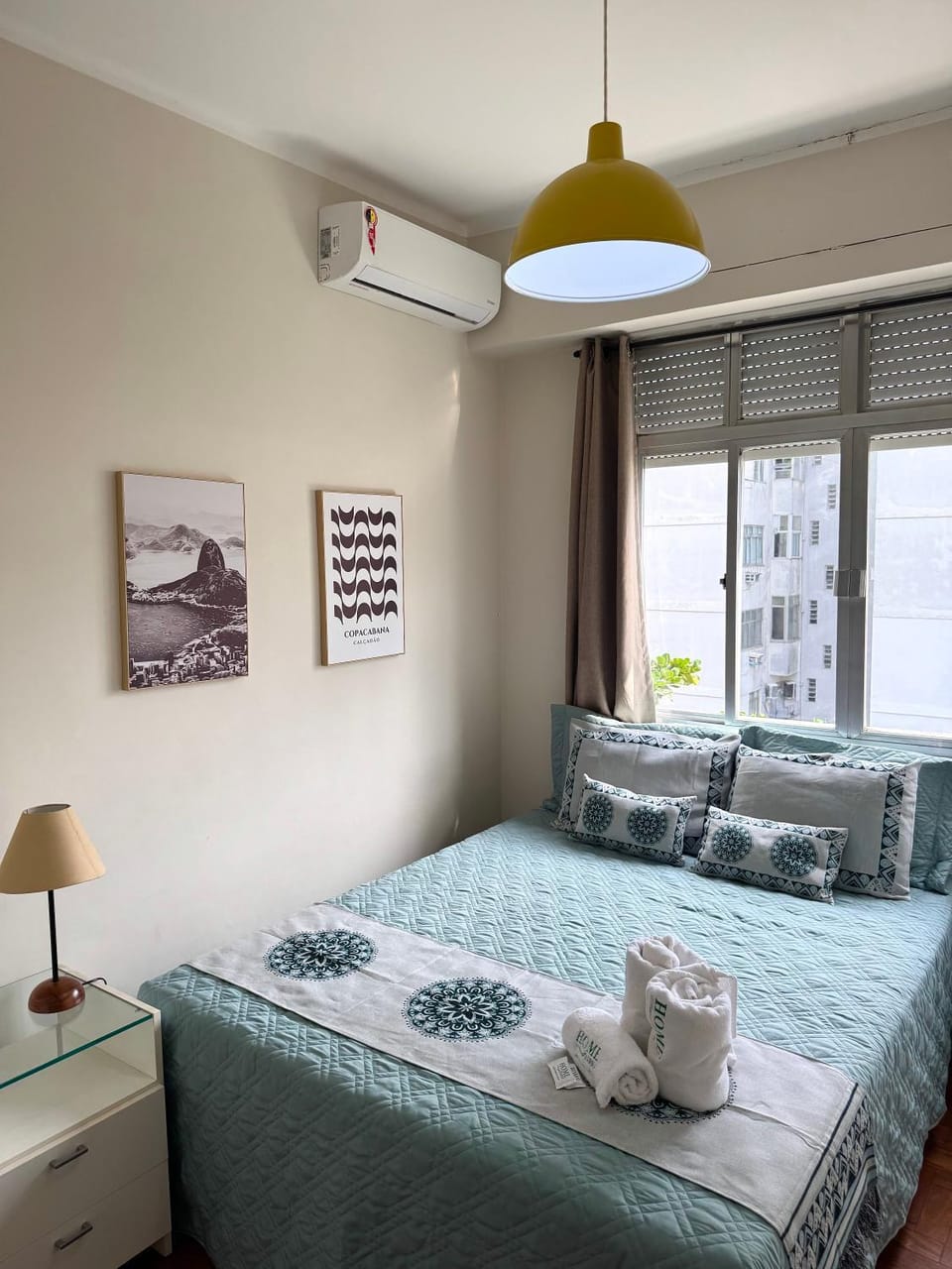Bedroom, air conditioner