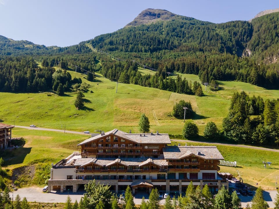 Property building, Natural landscape, Bird's eye view, Mountain view