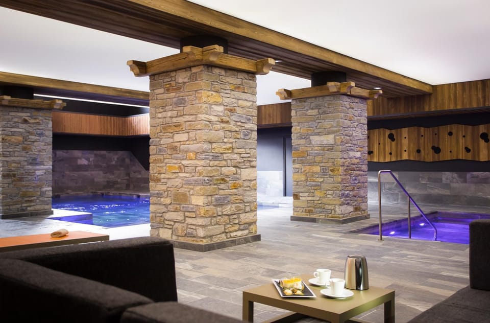 Spa and wellness centre/facilities, Swimming pool