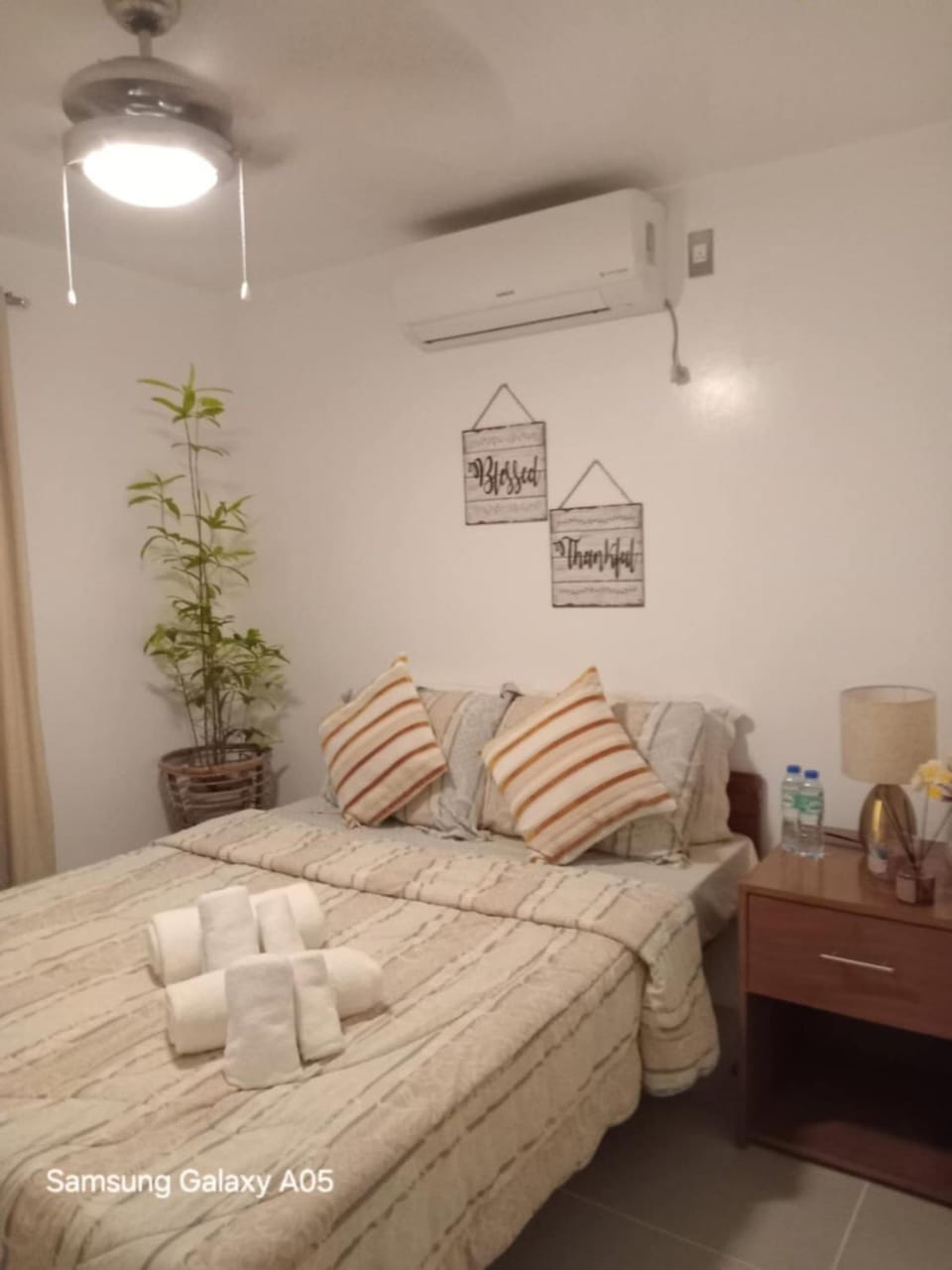 Bedroom, towels, air conditioner
