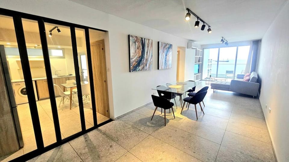 Touch of class Molos Limassol Apartment in Limassol City