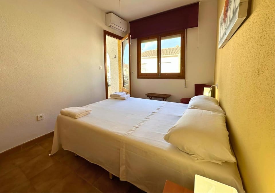 Casa Rocío: Urbanización "El Paraíso" Apartment in Torrevieja