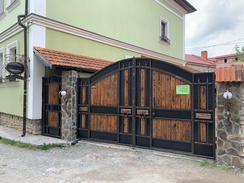 Property building, Facade/entrance