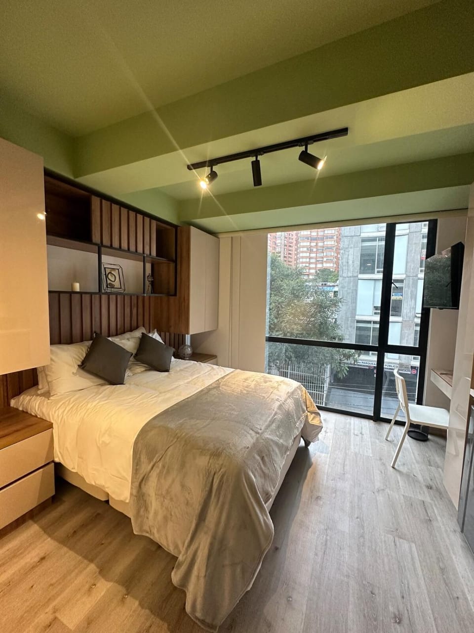 Photo of the whole room