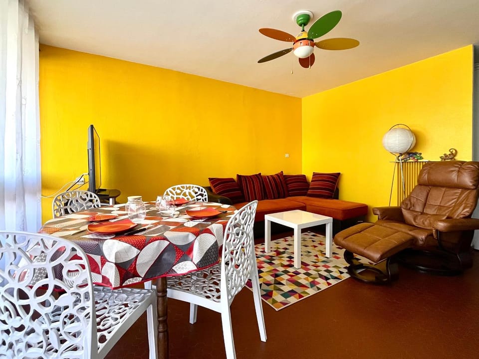 Saint-Cyprien T2, Proche Port, Parking Privé - FR-1-309-500 Apartment in Saint-Cyprien