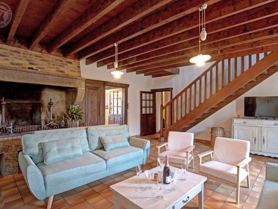 Gîte charme 12/14 pers avec piscine et jeux à Saint-Priest-la-Prugne - FR-1-496-346 House in Auvergne-Rhône-Alpes