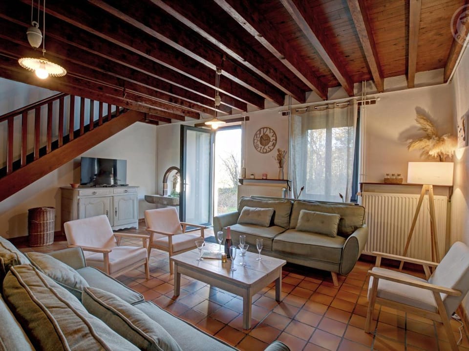 Gîte charme 12/14 pers avec piscine et jeux à Saint-Priest-la-Prugne - FR-1-496-346 House in Auvergne-Rhône-Alpes