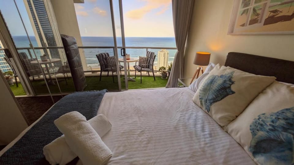 Bed, View (from property/room), Balcony/Terrace, Sea view