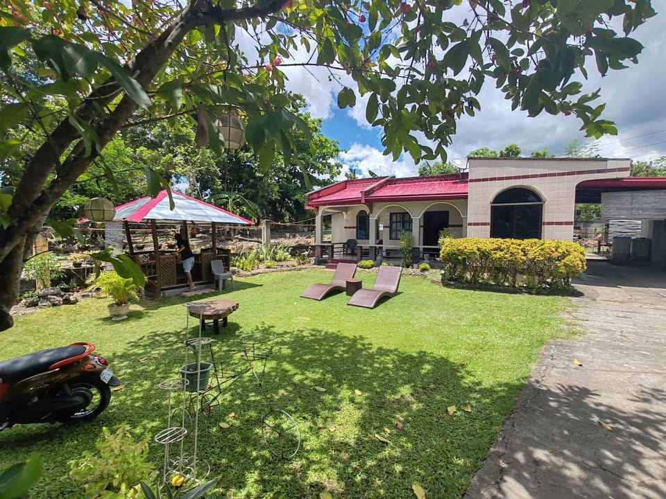 TGH 2 The Garden Villa The Guest House Badian Bed and Breakfast in Central Visayas