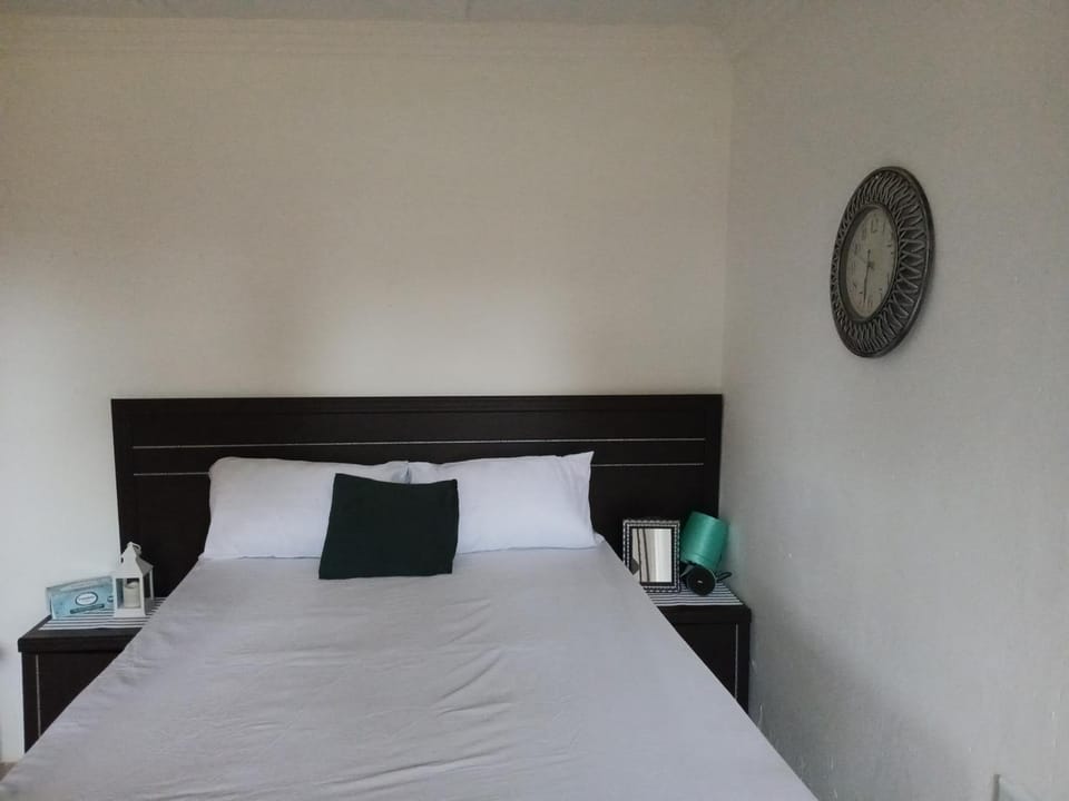 Mama Olly & Sons Guest House Bed and Breakfast in South Africa