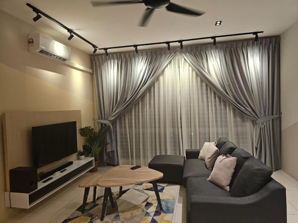 Communal lounge/ TV room, Living room