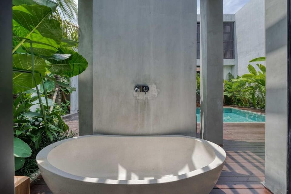 Nomad Villa 3BR Brand New in Padonan, Canggu Villa in North Kuta