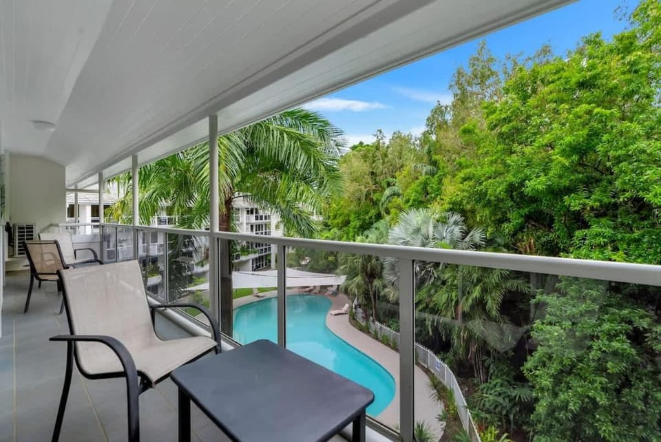 Coral Coast - Rainforest Resort by Palm Cove Beach Apartment in Palm Cove