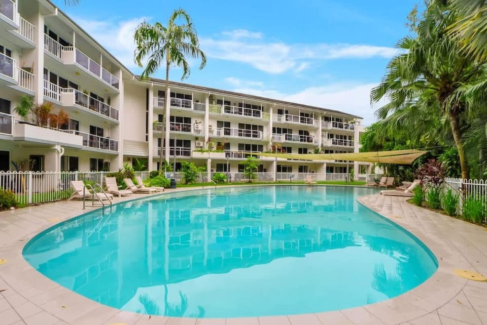 Coral Coast - Rainforest Resort by Palm Cove Beach Apartment in Palm Cove