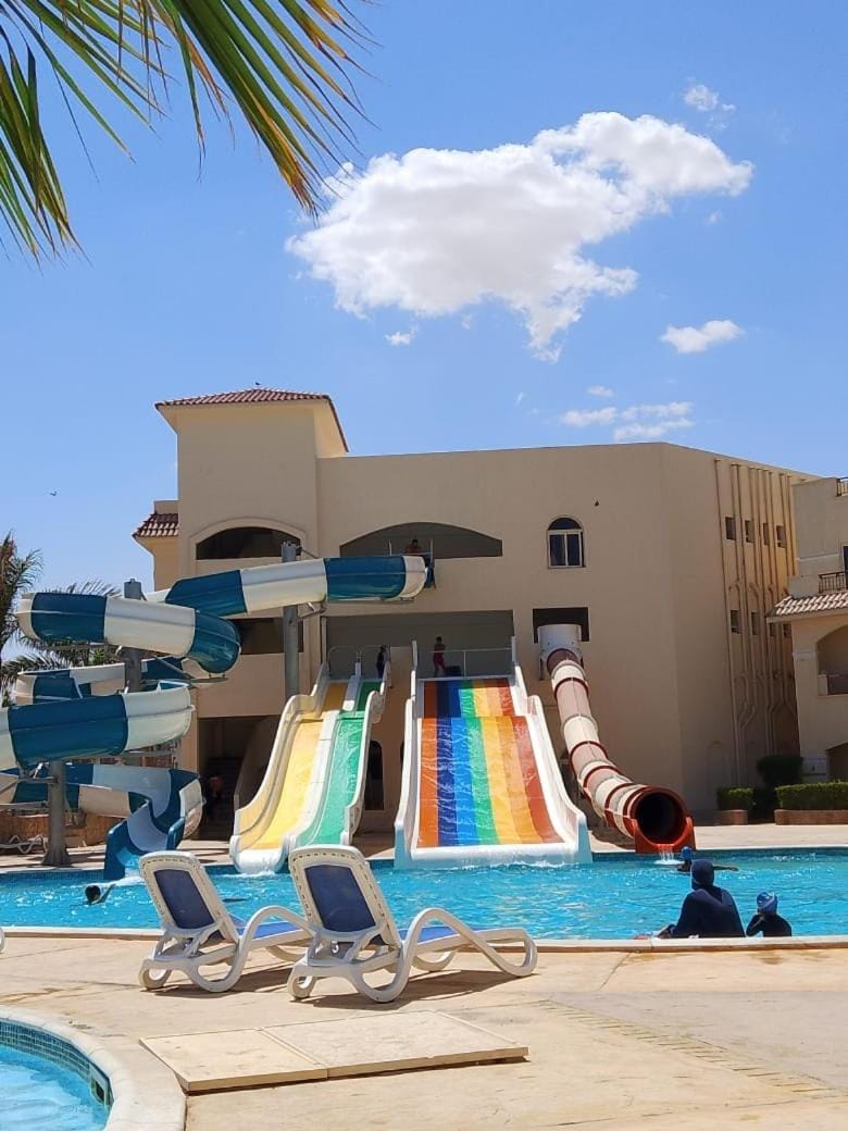 شاليه فى قريه بالم بيتش العين السخنه عائلات فقط Chalet in Egypt