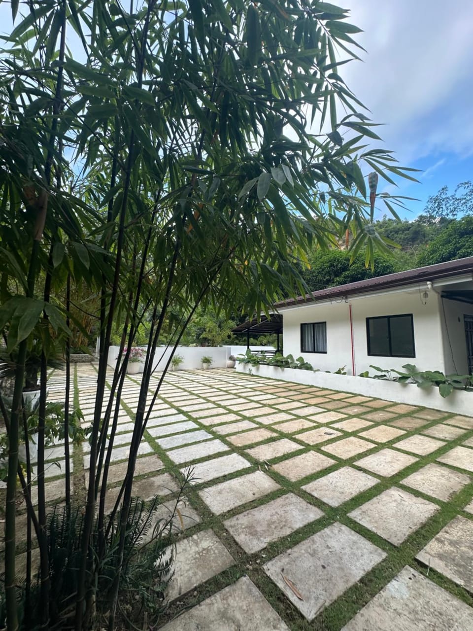 Villa del Sol 1 -Barkada Rooms Bed and Breakfast in Central Visayas