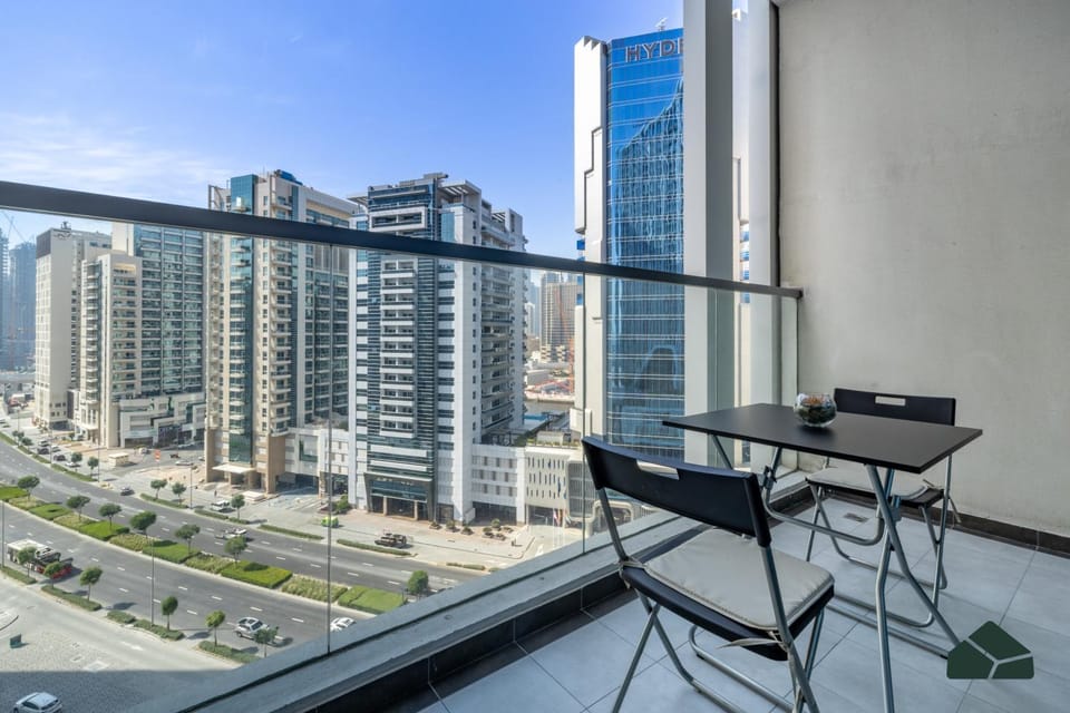 Property building, Balcony/Terrace, Balcony/Terrace