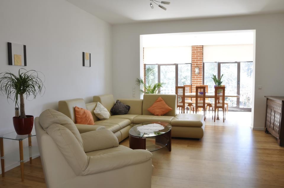Photo of the whole room, Garden view, Sea view