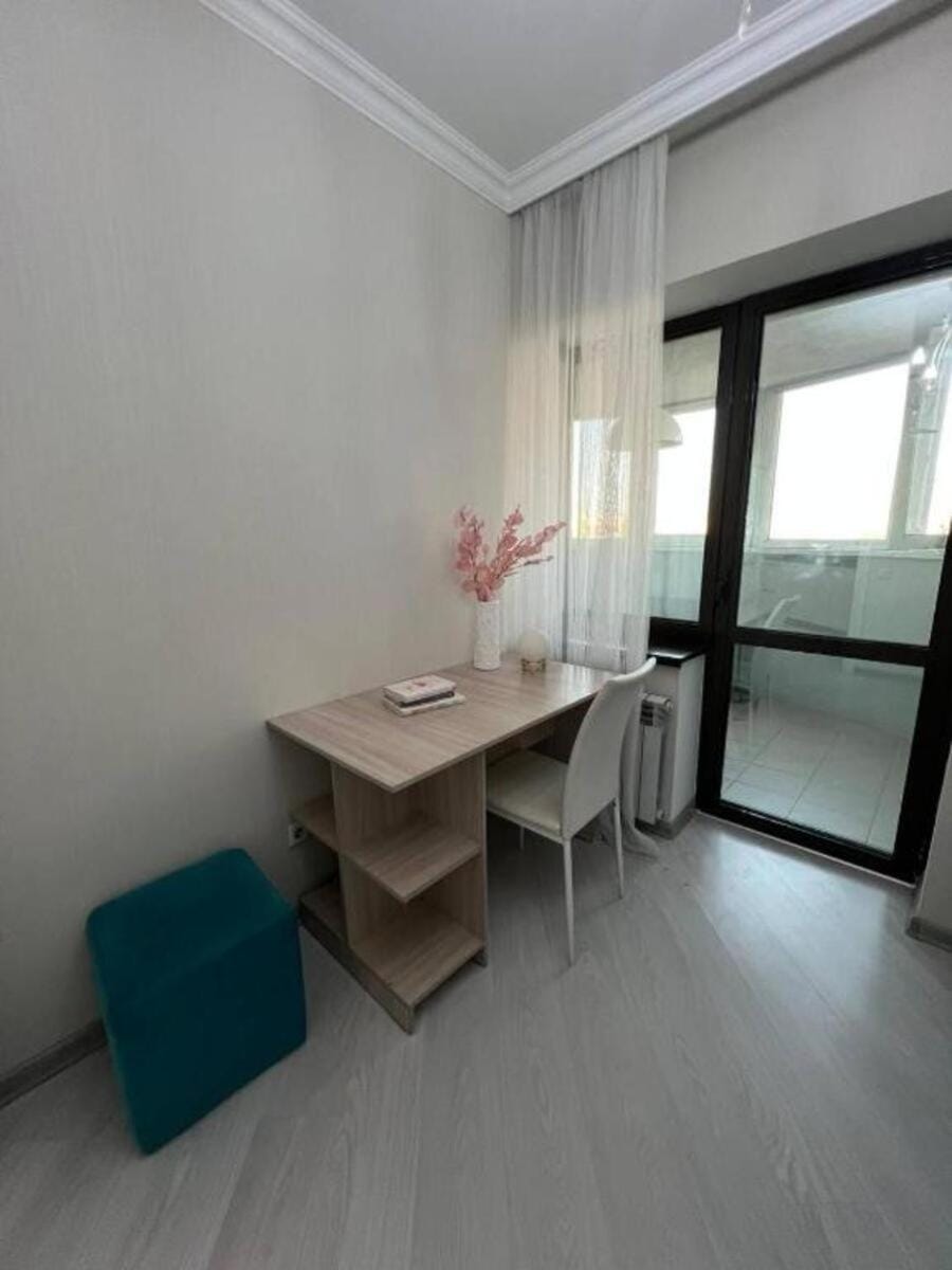 Coffee/tea facilities, Living room, Seating area, Dining area