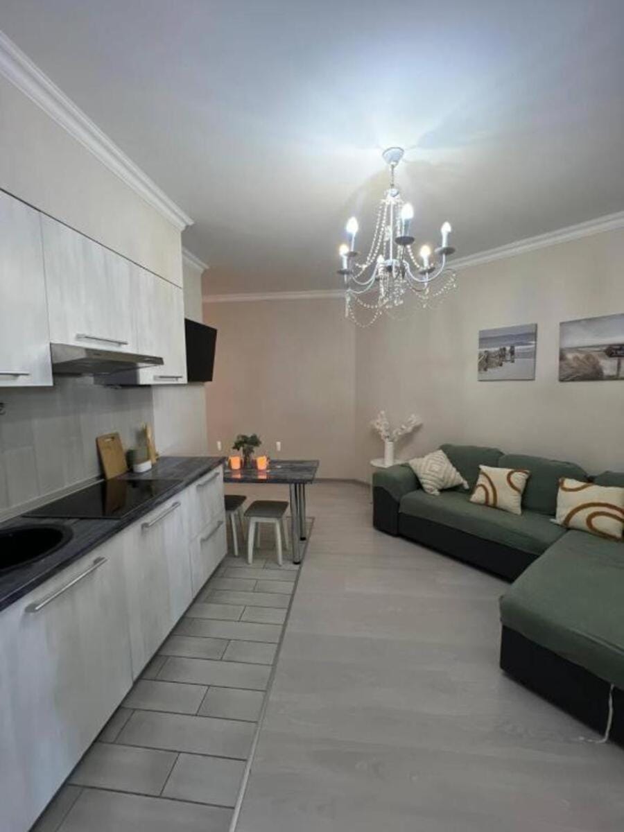 TV and multimedia, Kitchen or kitchenette, Living room, Seating area