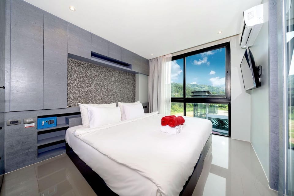 Bed, Photo of the whole room, Bedroom