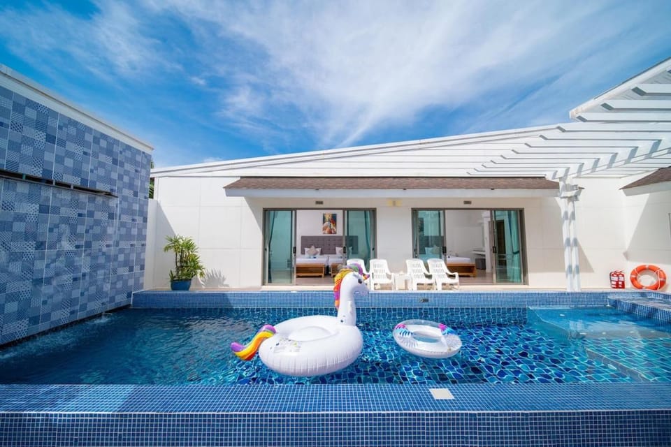 4Luxury Pool Villa 4 Bedrooms Private Pool Kitchen Villa in Phuket