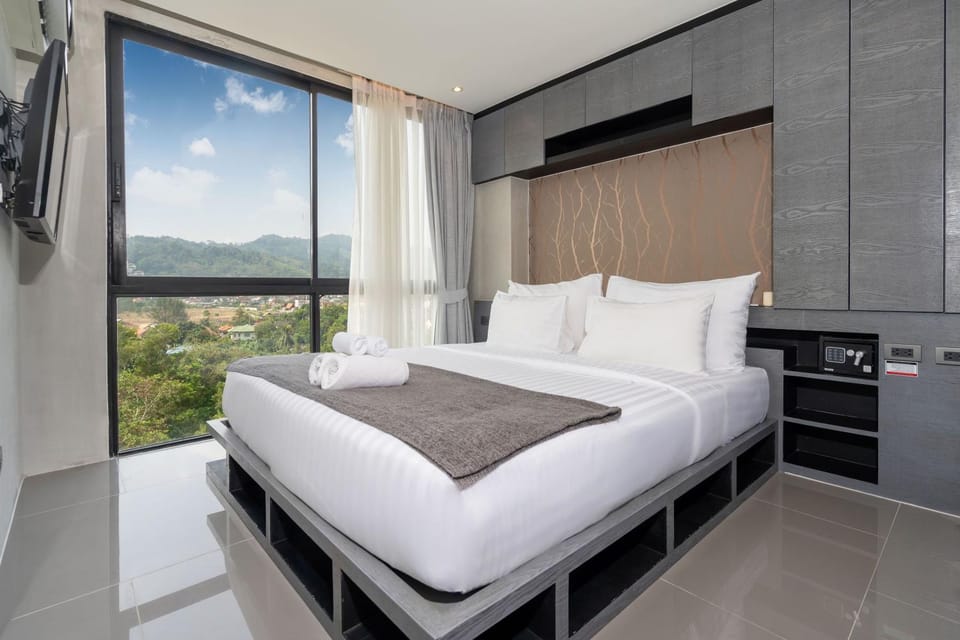 Bed, Photo of the whole room, Bedroom, Mountain view