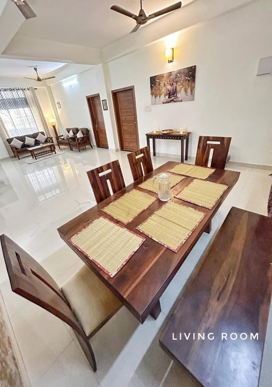 Seating area, Dining area