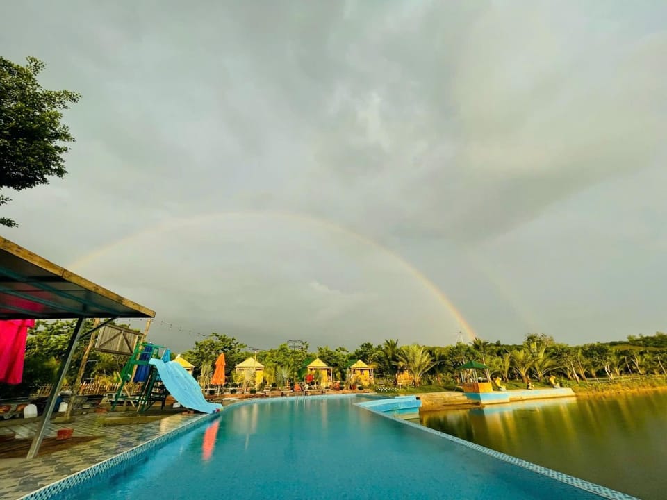 Vịnh Bốn Mùa - 4 Seasons Resort Nature lodge in Vietnam