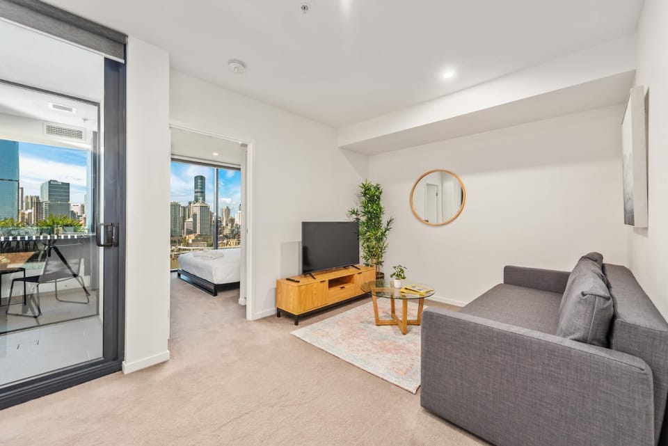 Bright & Modern Apt with City Views, King Bed, Park Apartment in Brisbane City