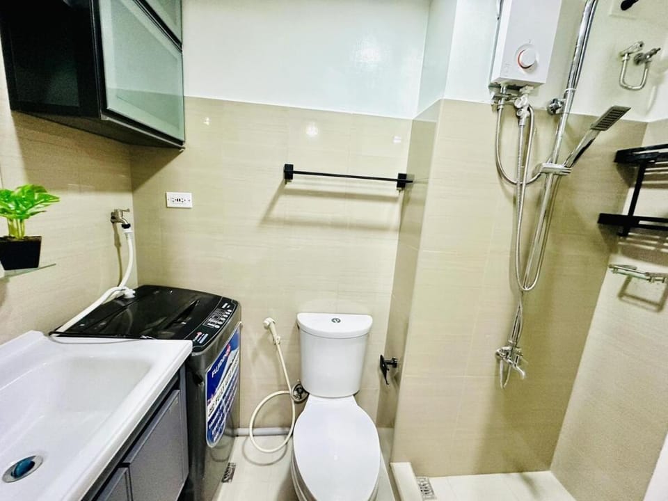 Peaceful Nest at Shore 2 Res Apartment in Pasay