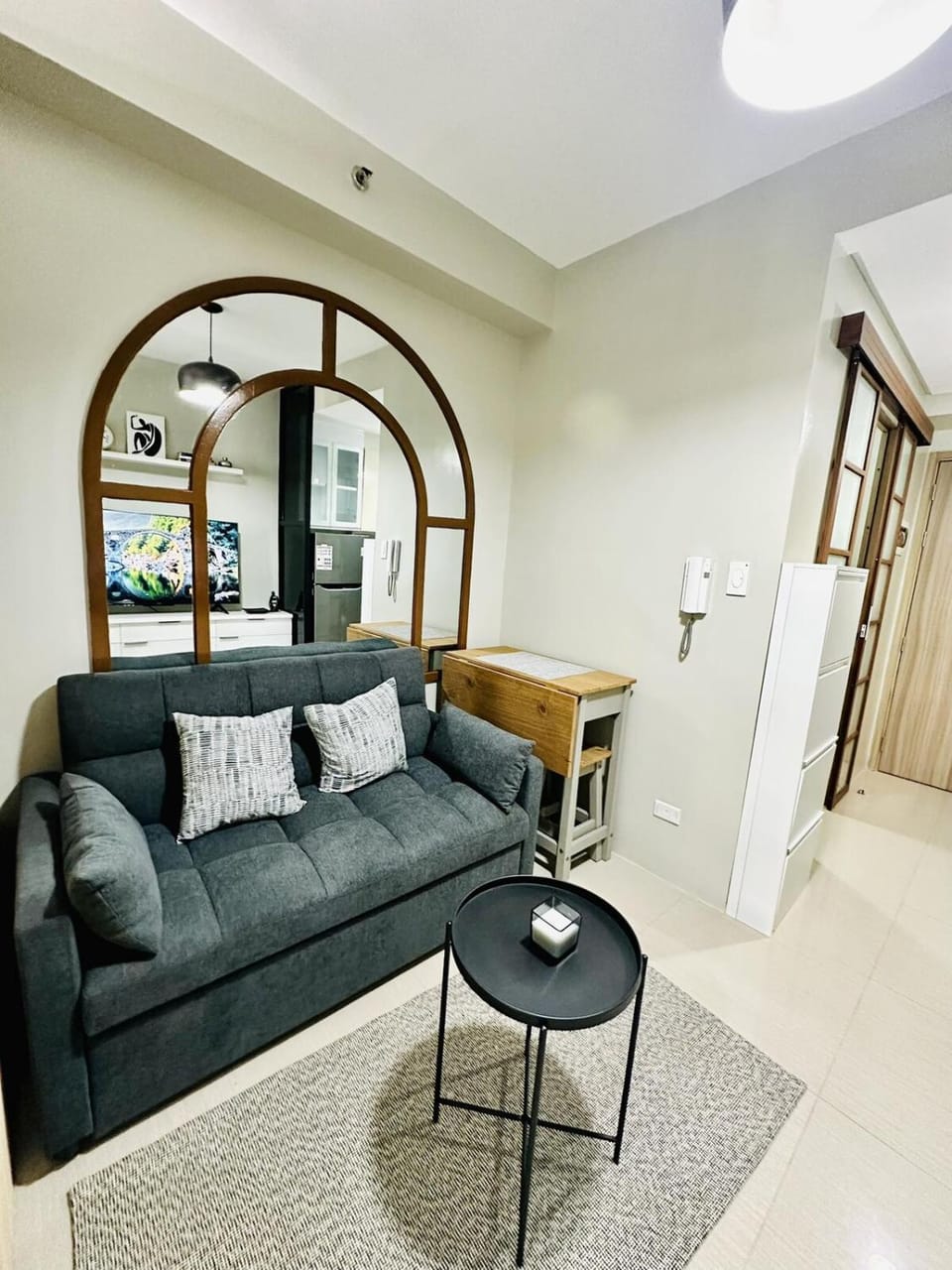 Peaceful Nest at Shore 2 Res Apartment in Pasay