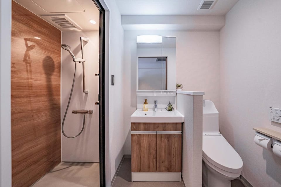 Shower, Toilet, Bathroom