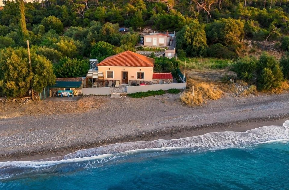 Property building, Natural landscape, Bird's eye view, Beach, Sea view