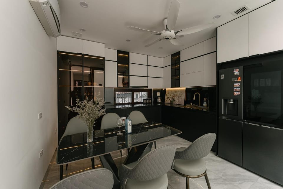 Kitchen or kitchenette, Communal kitchen
