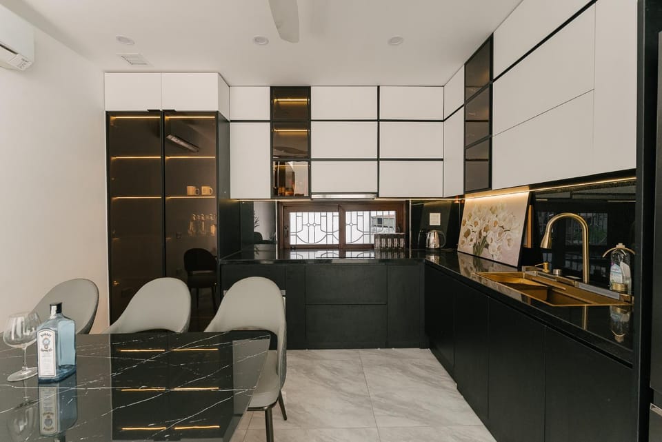 Kitchen or kitchenette, Kitchen or kitchenette, Dining area, Meals