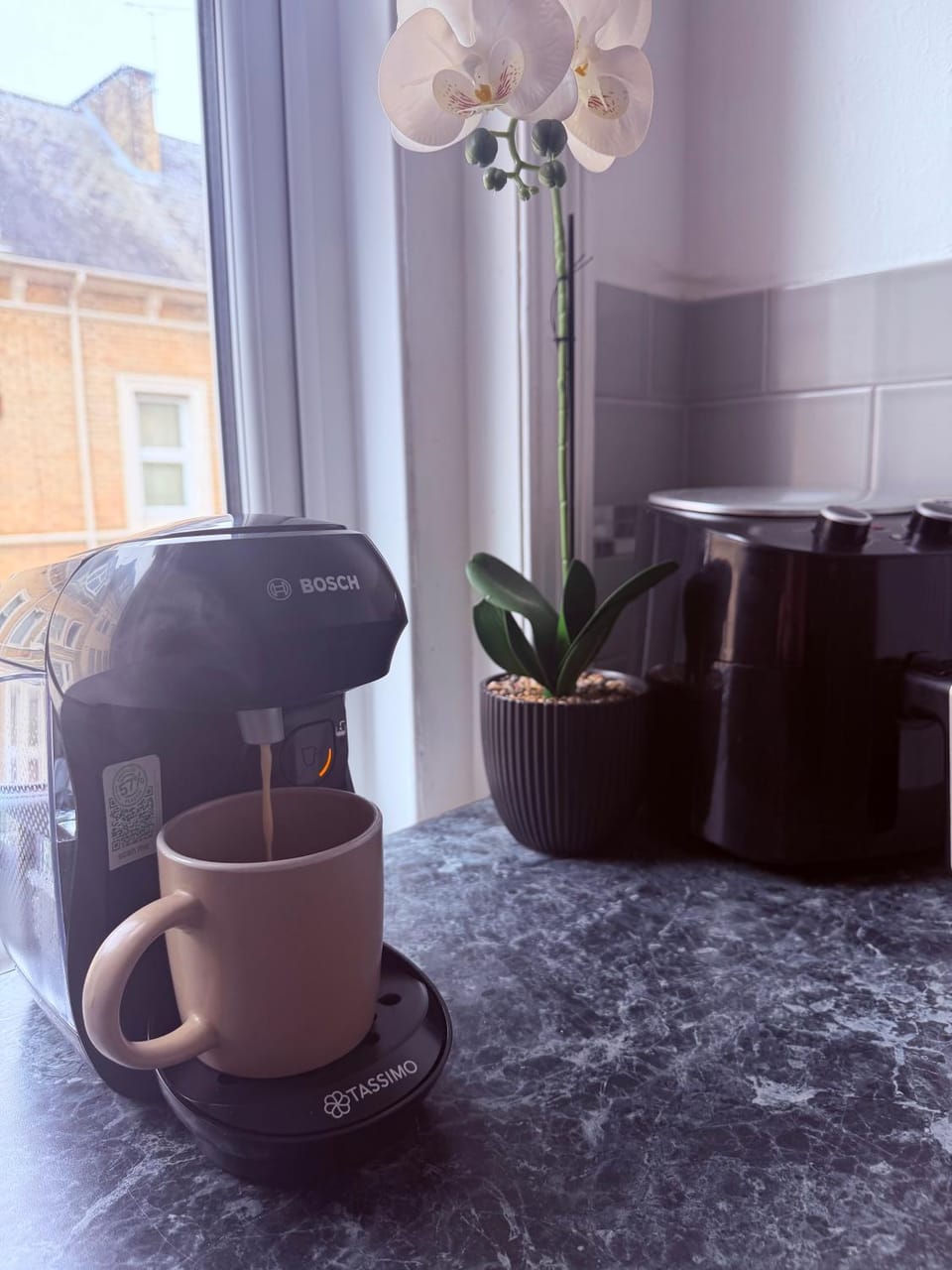 The Bournemouth Hideaway - Beautiful Central flat - 10 mins walk to beach - Free Parking -Brought to you by Coastline Retreats Apartment in Bournemouth