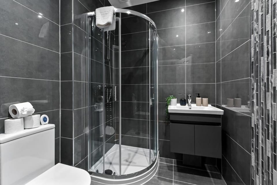 Shower, Bathroom