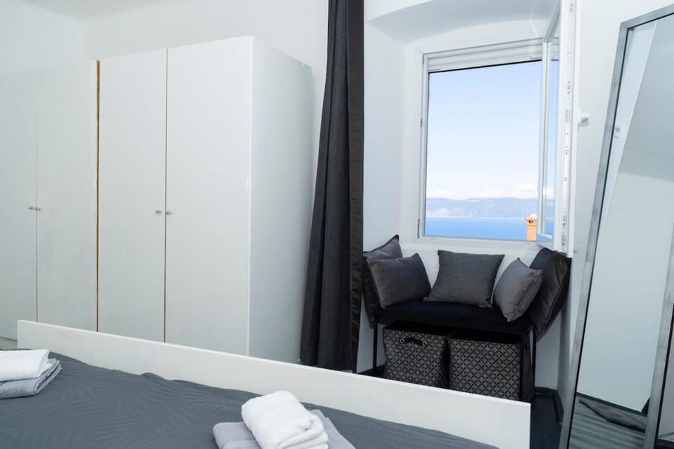 Bedroom, Sea view
