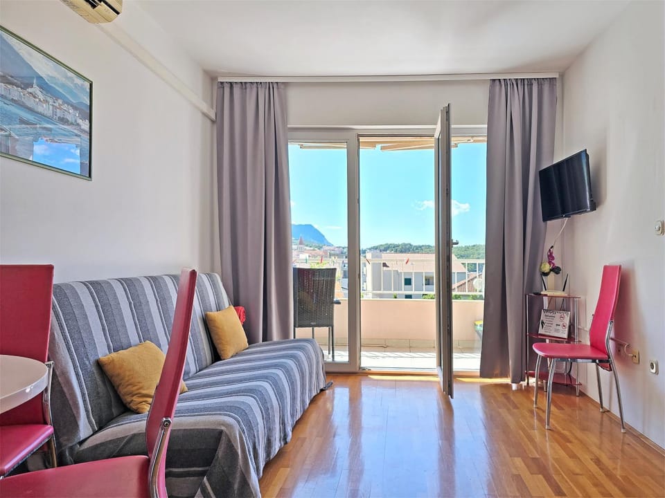 Living room, City view
