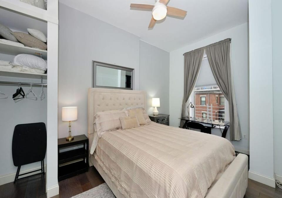 1BR GEM! Close to Central Park!, June To Aug 90 Days Stay Required Apartment in Upper East Side