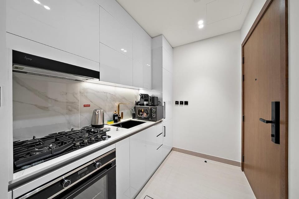 FIRST CLASS Studio Touch of Luxury & Comfort Apartment in Dubai