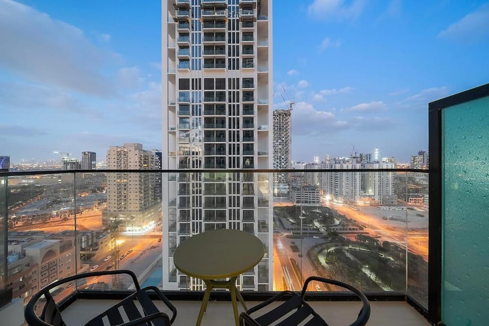 FIRST CLASS Studio Touch of Luxury & Comfort Apartment in Dubai
