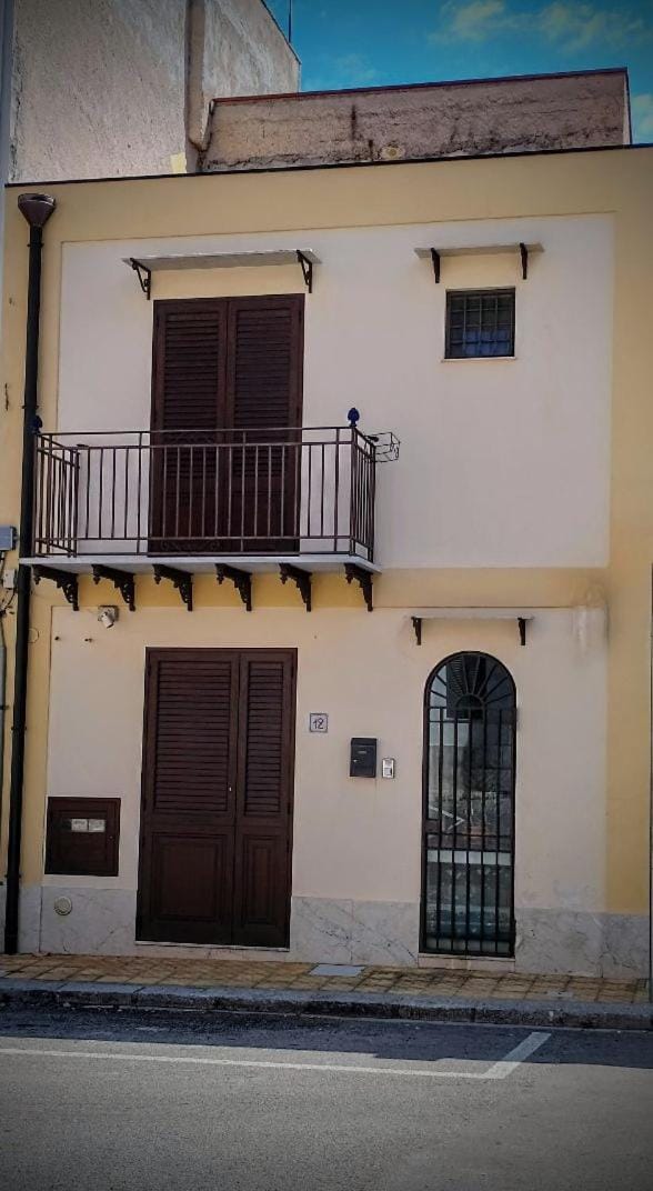 Guest House Lo specchio sul mare Bed and Breakfast in Sicily