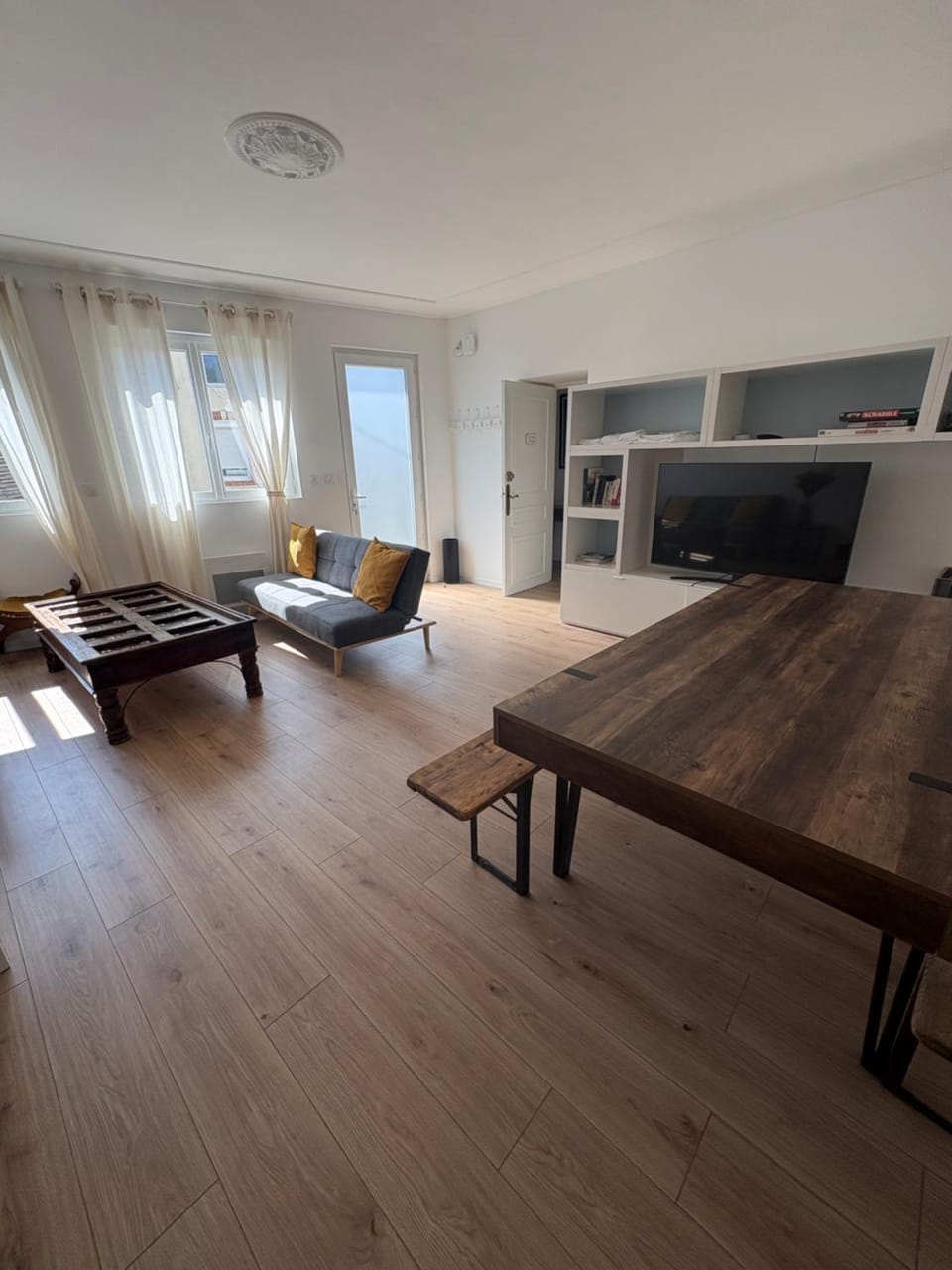 TV and multimedia, Living room, Seating area