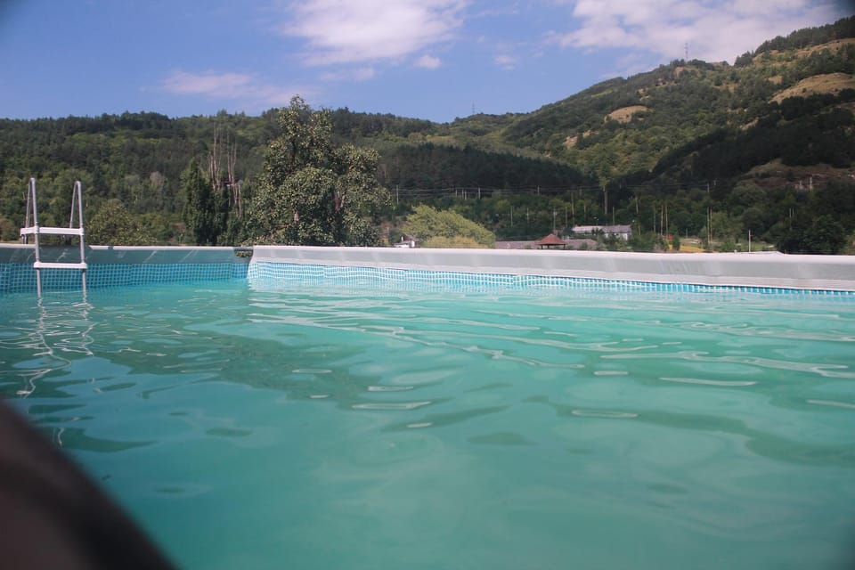 Nearby landmark, Day, Natural landscape, Lake view, Mountain view, Pool view, River view, Swimming pool, Swimming pool