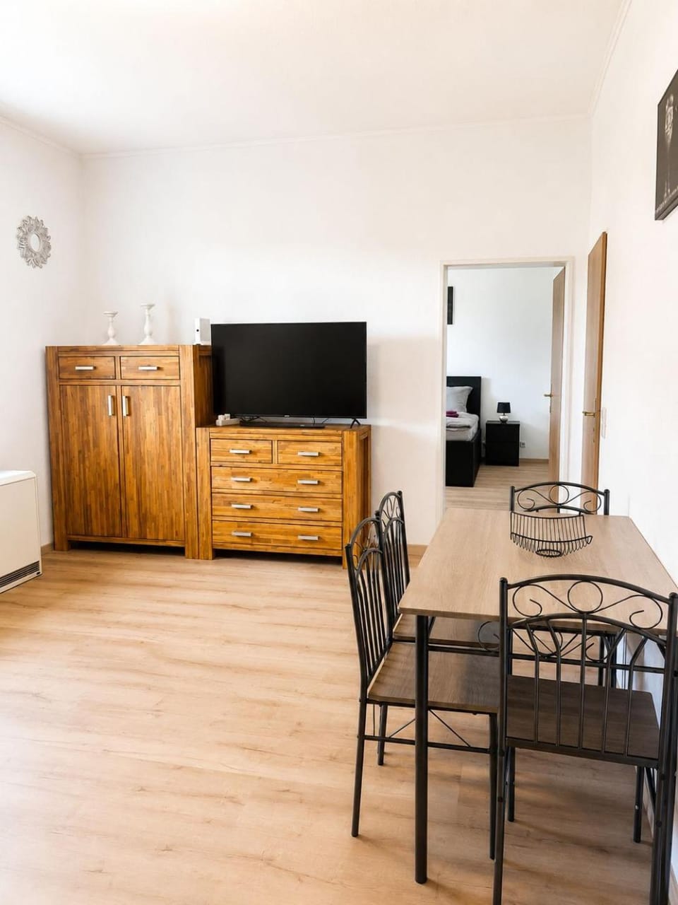 TV and multimedia, Living room, Dining area
