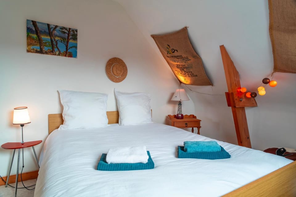 Bed, Photo of the whole room