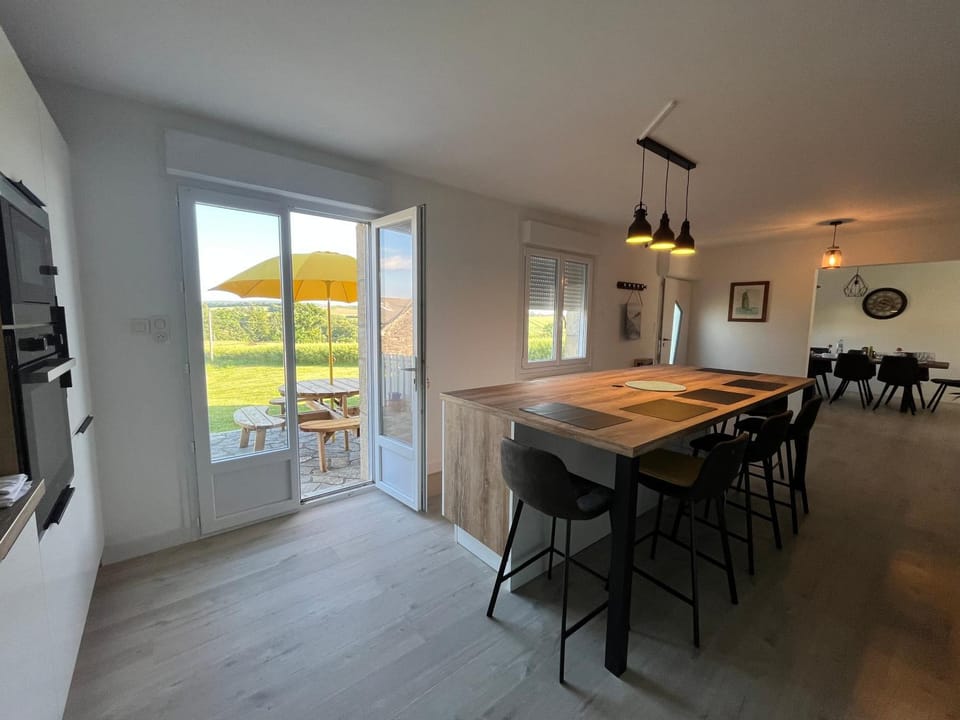 Patio, Dining area