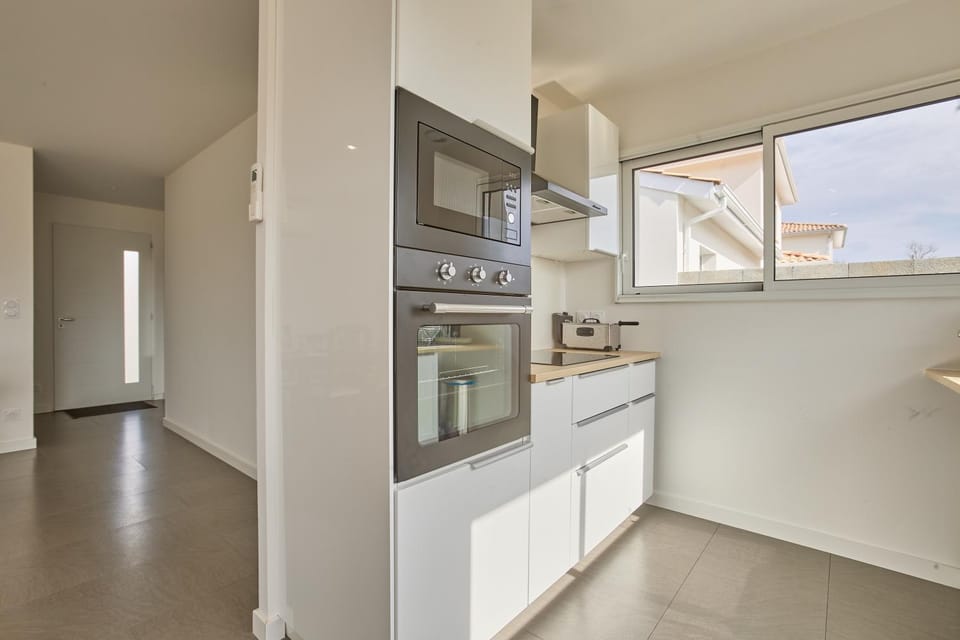 Kitchen or kitchenette, stove